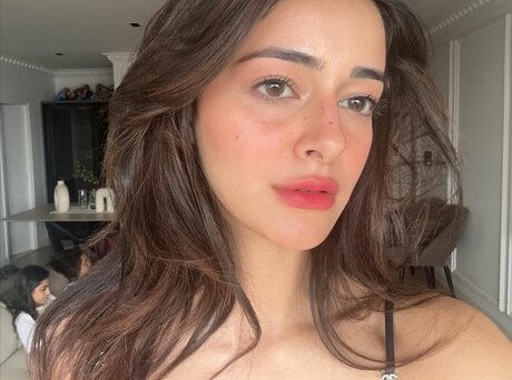 Ananya Pandey actriz xxx imágenes