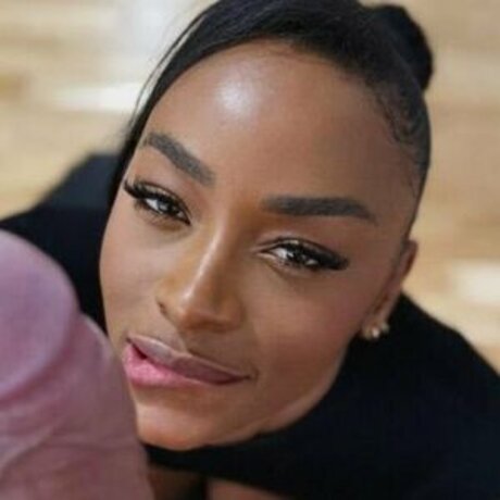 Malia Lenoir estrella porno atractiva imágenes