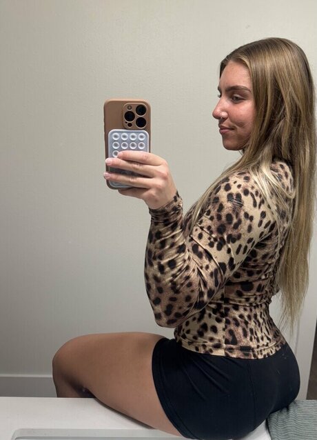 Emily Mangler estrella hermosa imagen