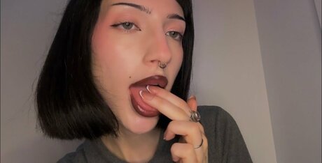 SleepGirlASMR hermosa actriz archivo