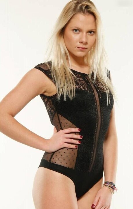 Cheyenne Pahde actriz de arte imagen