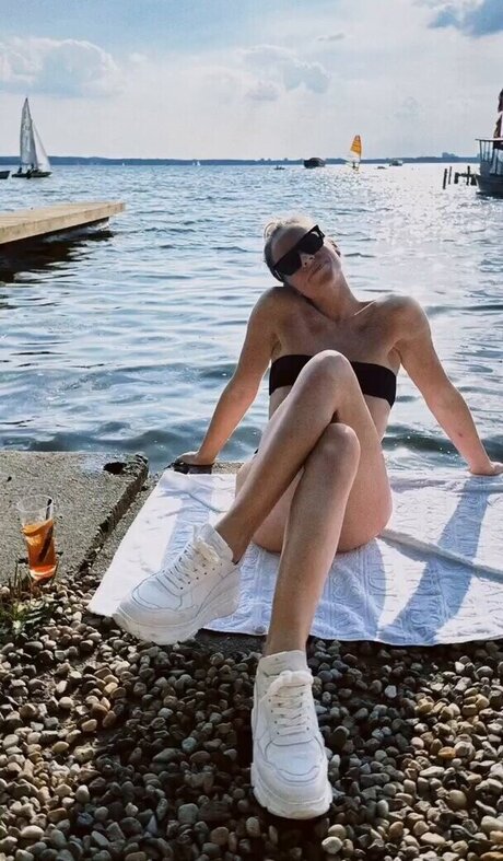 Cheyenne Pahde modelo de arte imagen