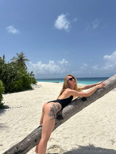 Vikaa54784 actriz desnuda archivo