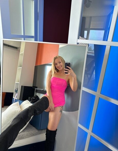 Vikaa54784 modelo hd imagen