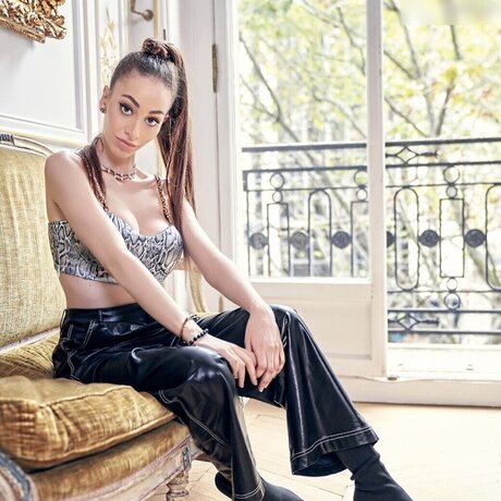 Amira Wirth estrella perfecta galerías