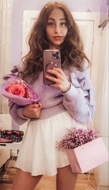 Amira Wirth modelo caliente fotos