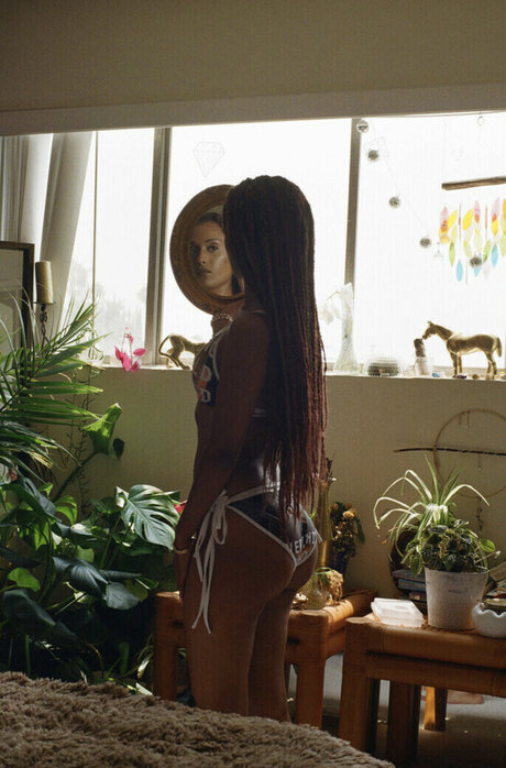 Honnete Bas bonita actriz galerías