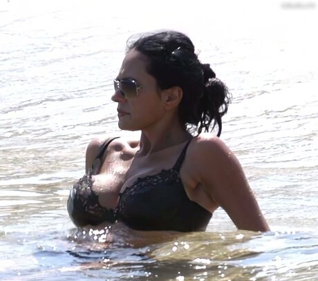 Maria Grazia Cucinotta hermosa estrella porno imágenes