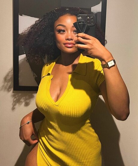 Taylor Banner modelo caliente galerías