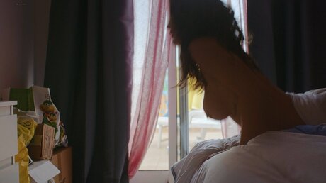 Ad le Exarchopoulos modelo desnudo galería