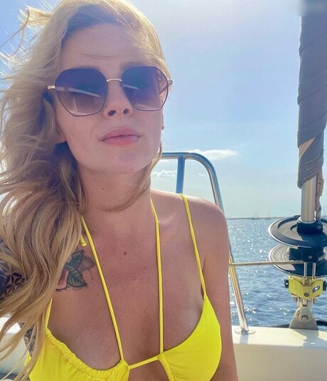 Denise Schwitalle modelo xxx foto