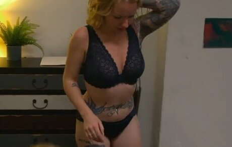 Denise Schwitalle actriz de desnudos archivo