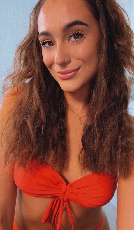 Anastasia Ashera modelo de alta calidad archivo