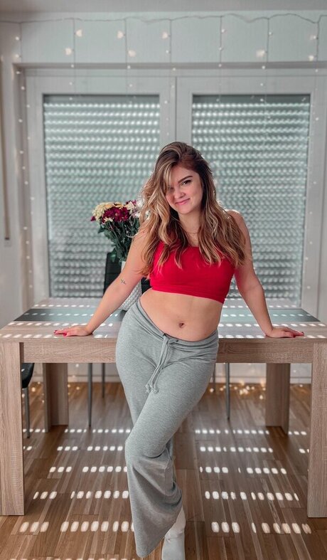 Mondwika actriz de desnudos imágenes