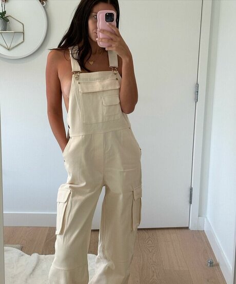 Carla Bezanson modelo porno foto