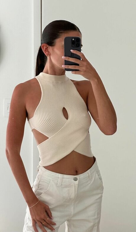 Carla Bezanson estrella porno bonita galerías