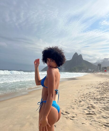 Yara Charry modelo pornografico galerías