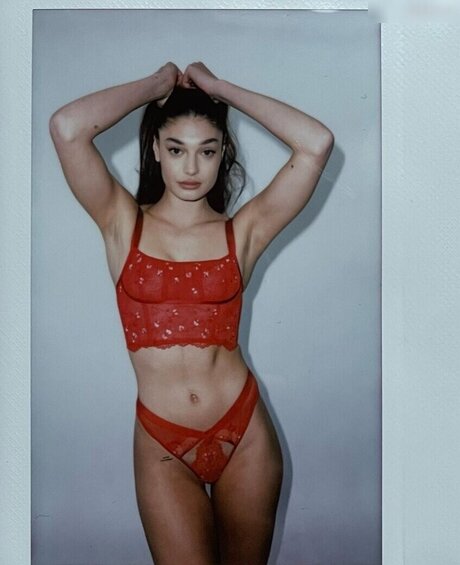 Sarah Posch modelo hermosa galerías