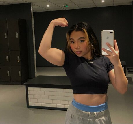 lilbignanc fit hermosa actriz imagen