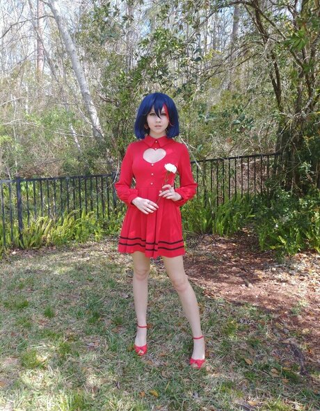 Stitchedspade bonita estrella porno foto