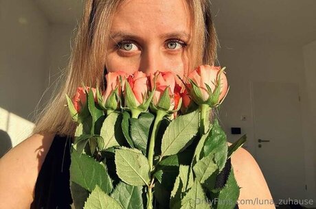 Luna Zuhause estrella porno de alta calidad galerías