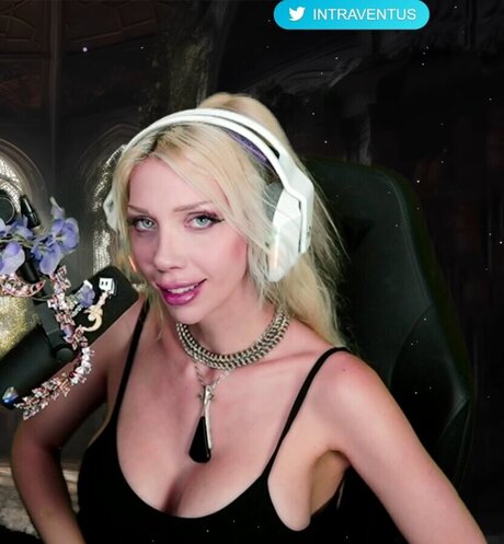 Intraventus actriz de desnudos galerías