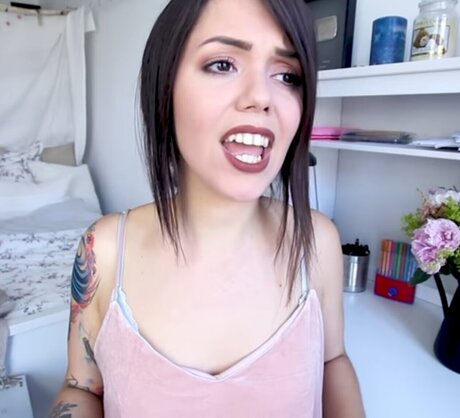 Malwanne actriz sexual imágenes