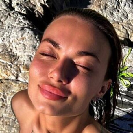 Jacqueline Orlova modelo desnudos galerías