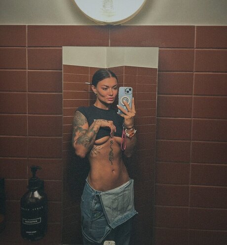 tatuajes asiáticos onlyfans desnudo mejor imagen