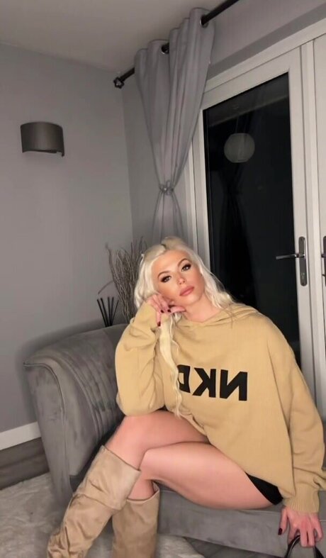 Danielle Harold estrella porno adulto galería