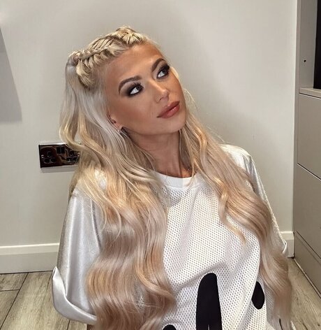 Danielle Harold actriz xxx archivo