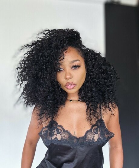 Trapezoidmouth estrella porno sexy foto