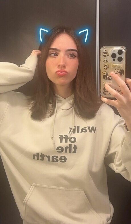 Gabriela Bee modelo agradable imagen