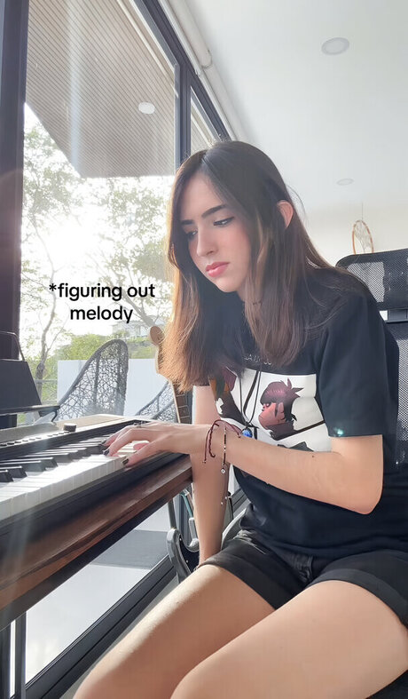 Gabriela Bee modelo de alta definición fotos