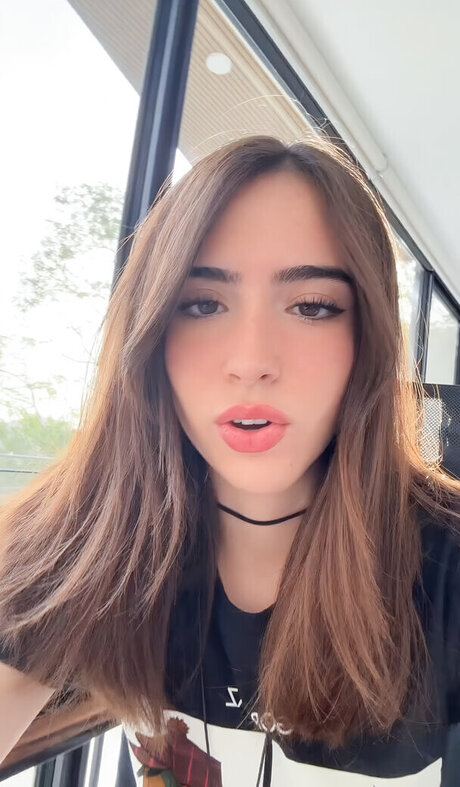 Gabriela Bee actriz libre foto