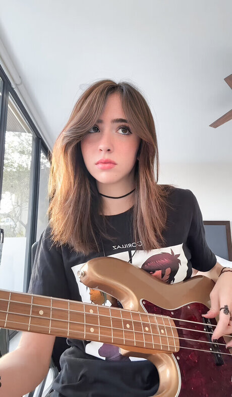 Gabriela Bee estrella hermosa imagen