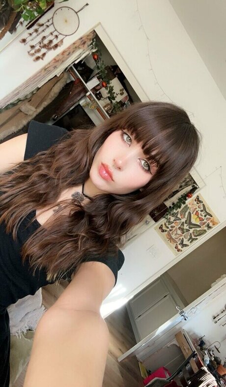 Moongirlevie buen modelo imágenes