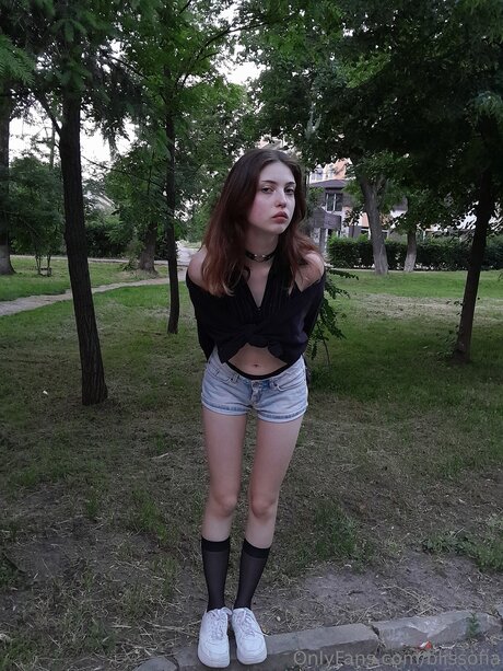 Blissofia hermosa estrella porno imagen