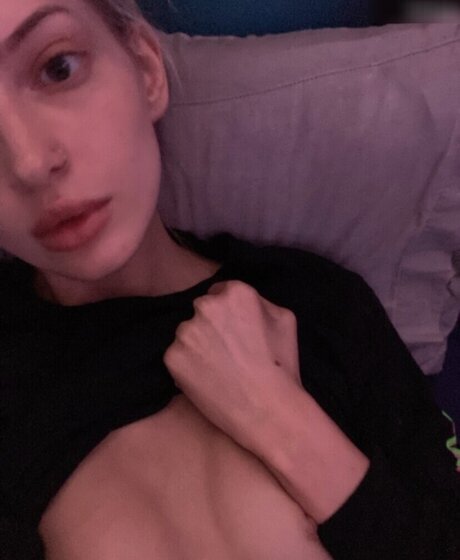 Luci Senior estrella desnuda foto