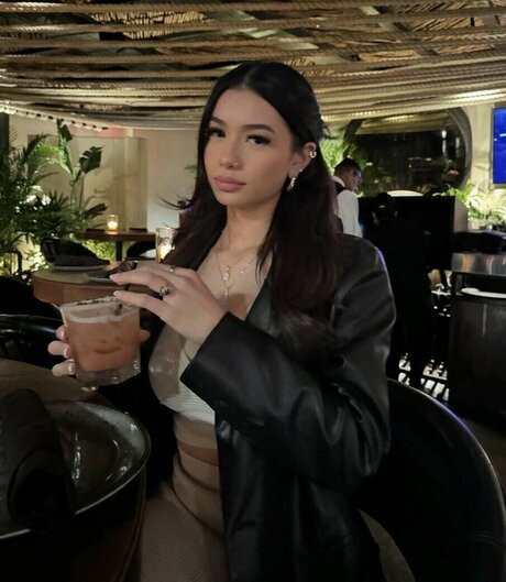 Kaylee Pereira hermosa modelo galería