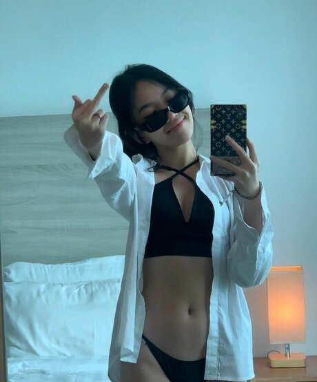 katiearucan actriz de desnudos foto