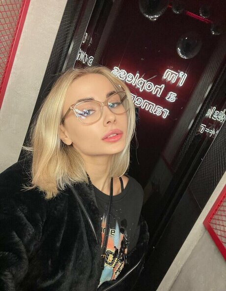 GloriaMatvien buena estrella porno foto