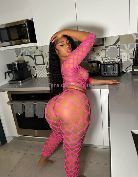 NyNyirene estrella porno del sexo archivo