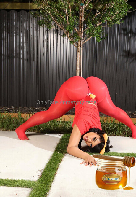 NyNyirene estrella imágenes