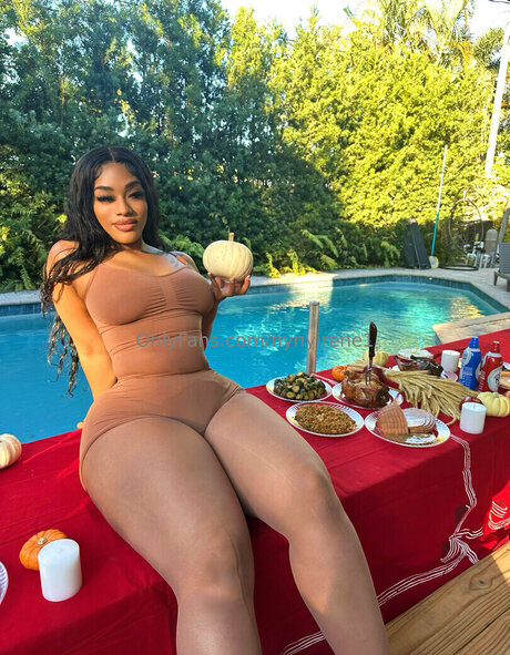 NyNyirene estrella porno xxx fotos