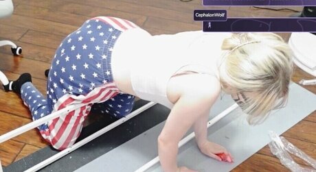 MegalodonVT desnudos de modelos galerías