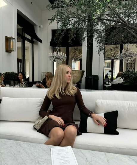 Agnessa Kosogon estrella xxx galerías