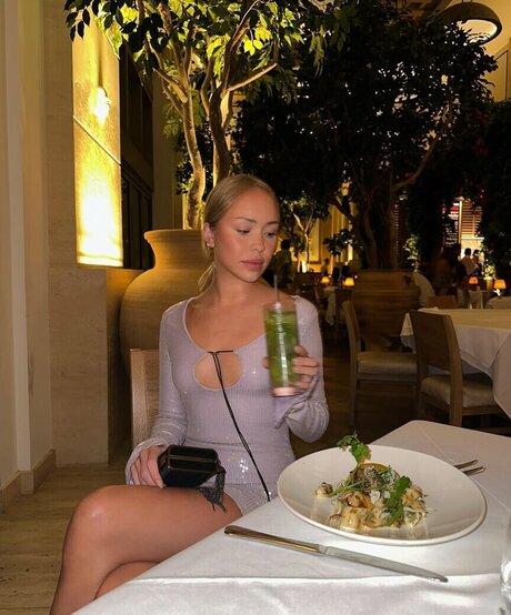 Agnessa Kosogon estrella caliente foto