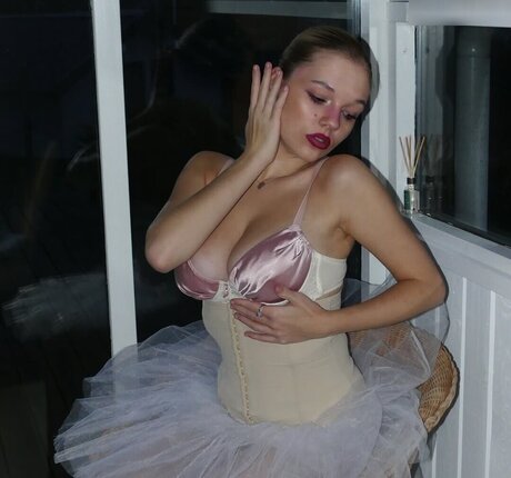 Leni Bahr estrella porno perfecta galería