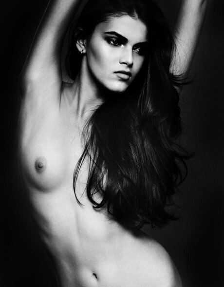 Kamila Hansen modelo de alta calidad imágenes